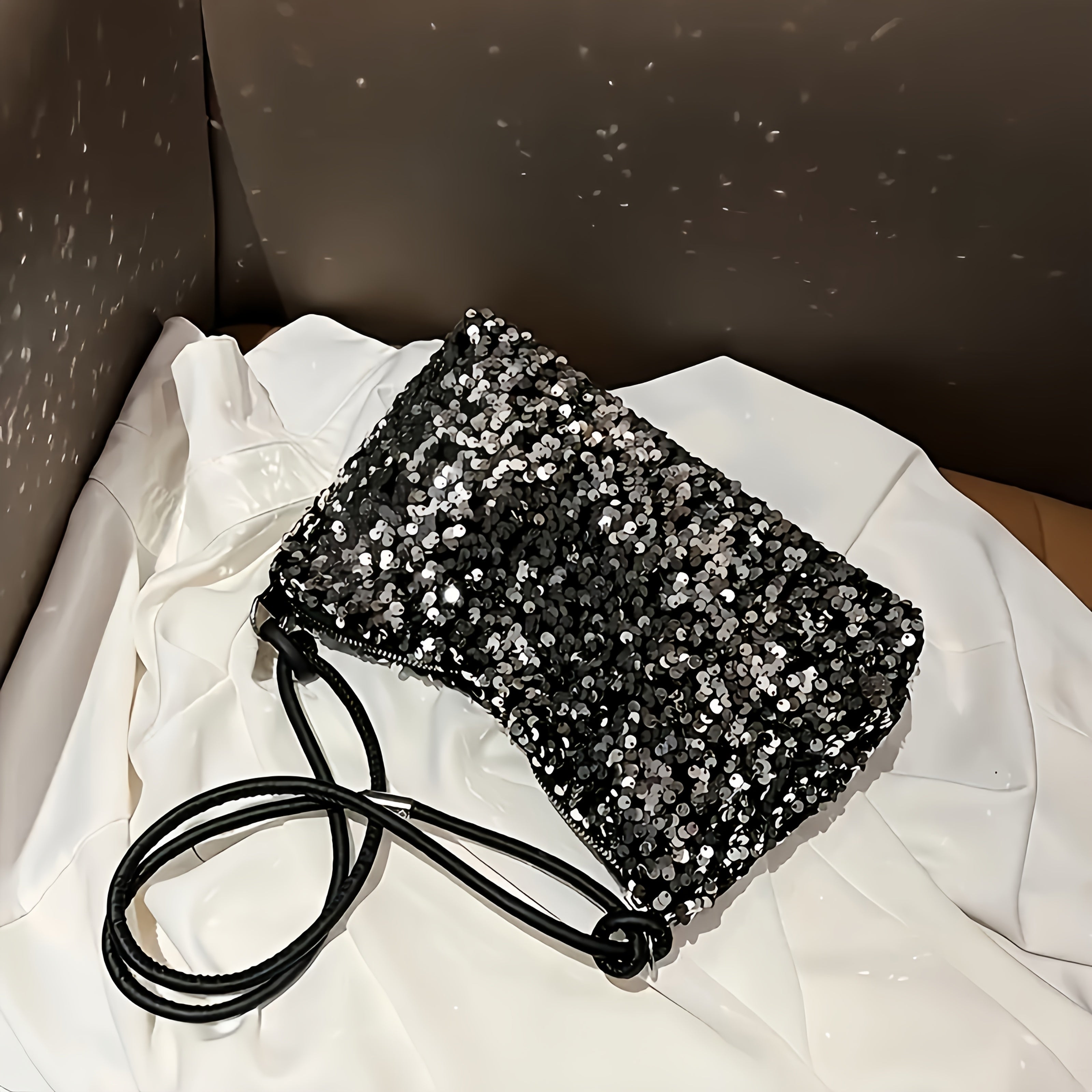A Stylish Shoulder Bag For Women With Sequins, A Fashionable Handbag For Women With Sequins - With Shoulder Strap. A Very Eye-catching Bag For Fashionable Women With A Lot Of Personality. Large Capacity, With Zipper, Suitable For Various Occasions.