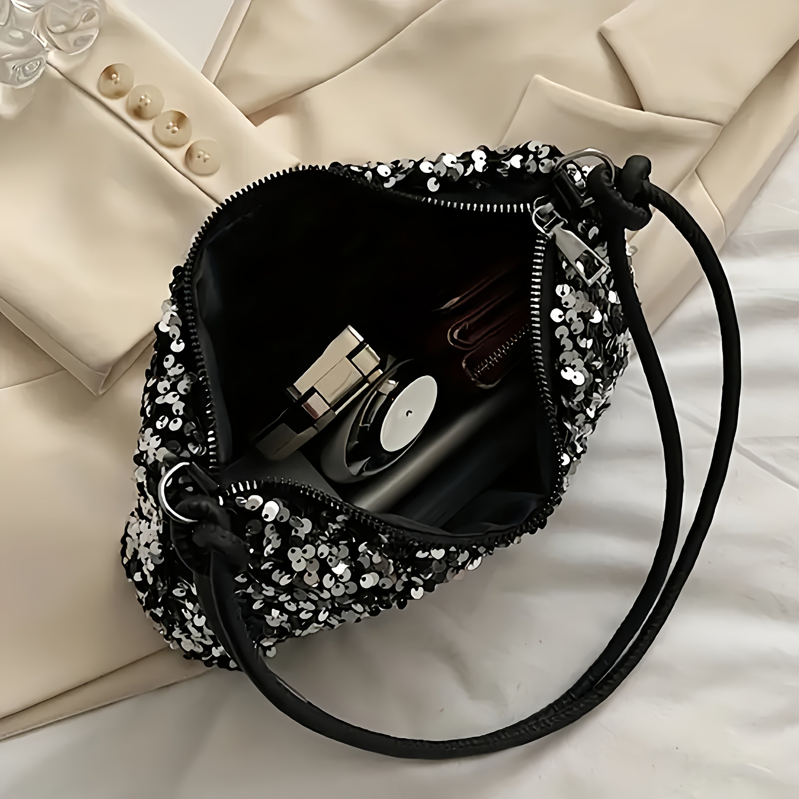 A Stylish Shoulder Bag For Women With Sequins, A Fashionable Handbag For Women With Sequins - With Shoulder Strap. A Very Eye-catching Bag For Fashionable Women With A Lot Of Personality. Large Capacity, With Zipper, Suitable For Various Occasions.